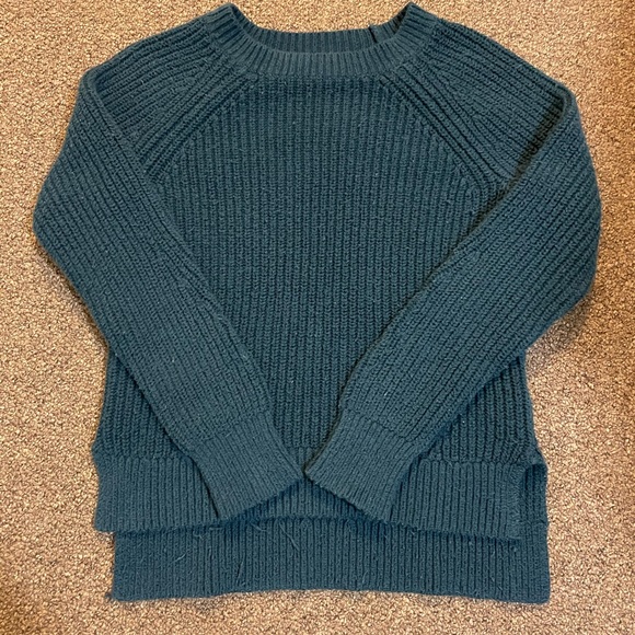 Ambercombie & Fitch Sweater - Picture 2 of 4